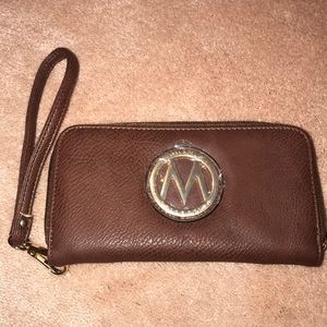 Mia K brown wallet